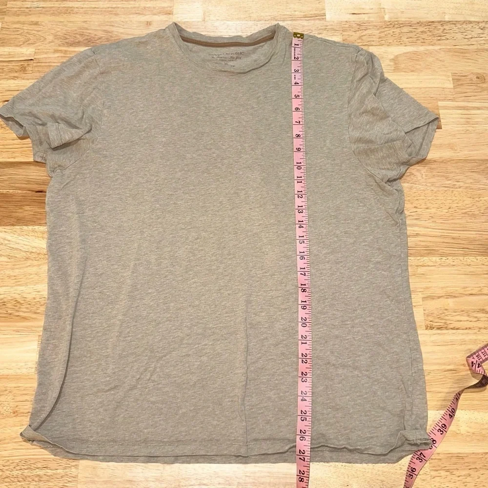 Banana Republic Fitted Crew Brown Cotton Tee XL – Your New Go-To Staple!